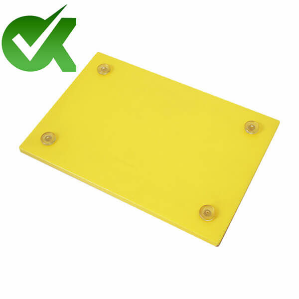 Custom rubber leg HDPE plastic cutting board